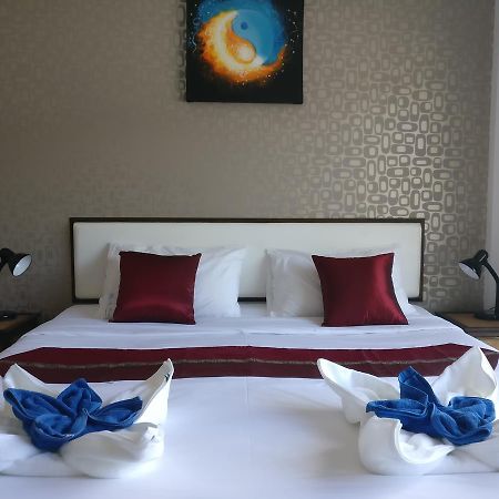 White Sky Boutique Hotel Patong Exterior foto