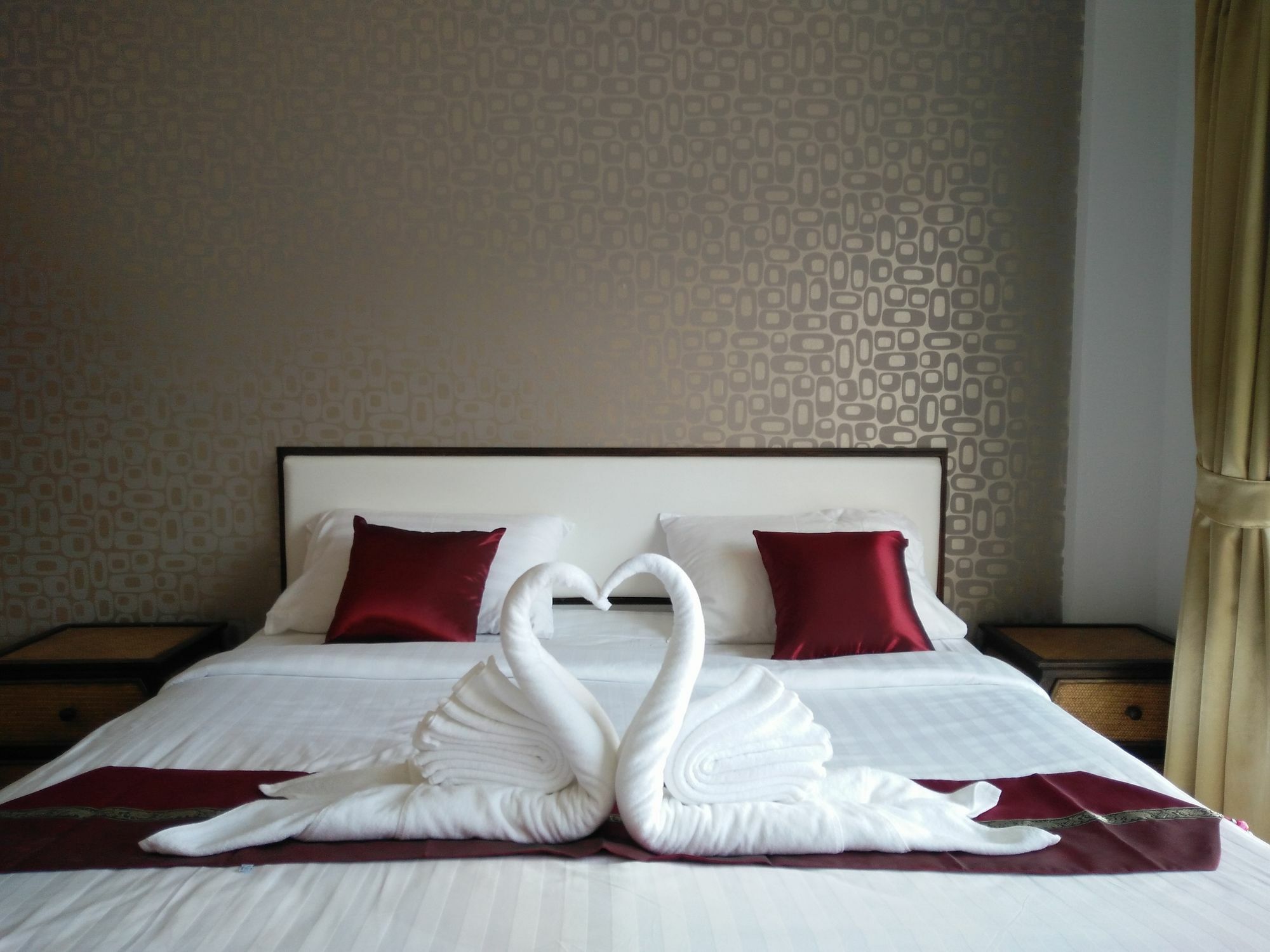 White Sky Boutique Hotel Patong Exterior foto