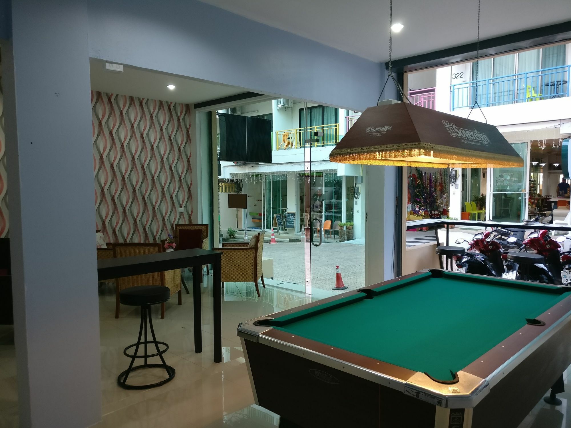 White Sky Boutique Hotel Patong Exterior foto