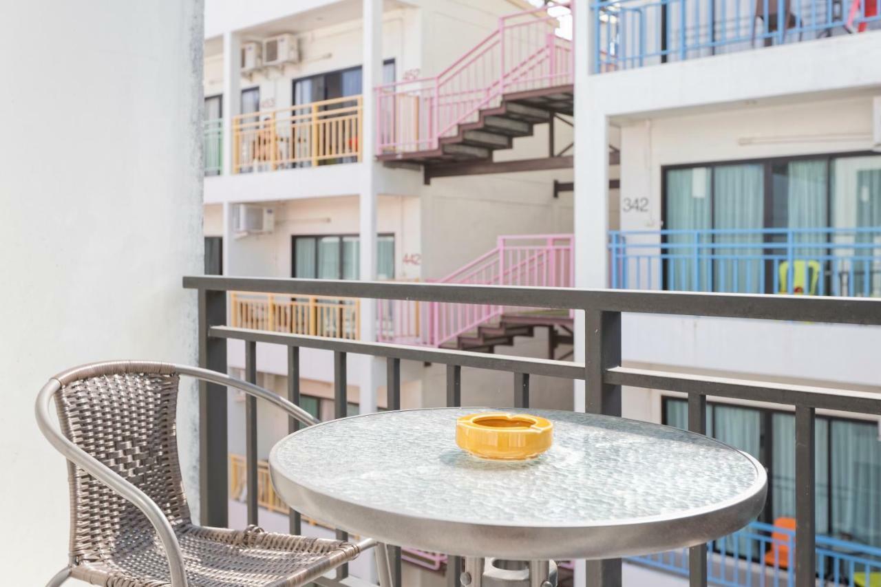 White Sky Boutique Hotel Patong Exterior foto
